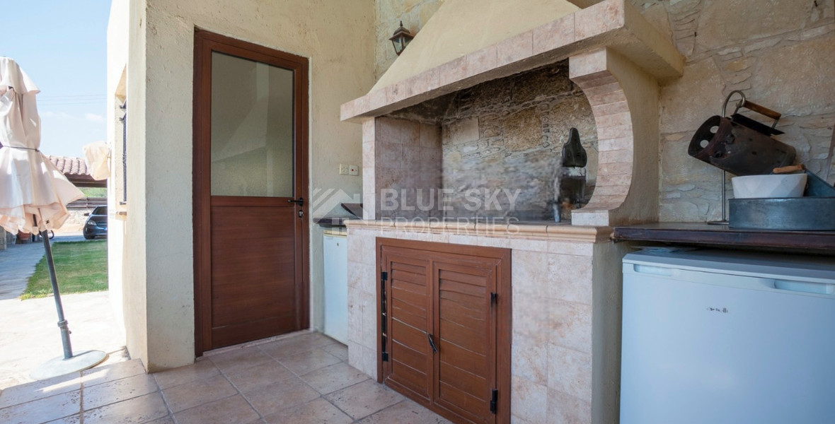 BEAUTIFUL STONE BUILT VILLA ON LARGE PLOT WITH PRIVATE DRIVE IN , VIEWS,  TRANQUILITY AND PRIVACY, A PERFECT RETREAT.
