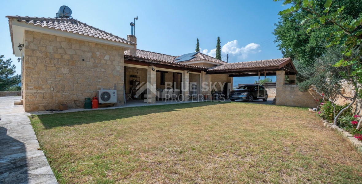 BEAUTIFUL STONE BUILT VILLA ON LARGE PLOT WITH PRIVATE DRIVE IN , VIEWS,  TRANQUILITY AND PRIVACY, A PERFECT RETREAT.
