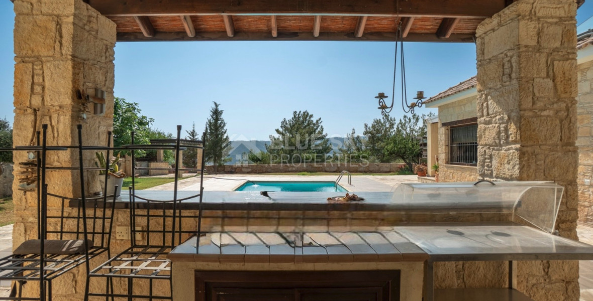 BEAUTIFUL STONE BUILT VILLA ON LARGE PLOT WITH PRIVATE DRIVE IN , VIEWS,  TRANQUILITY AND PRIVACY, A PERFECT RETREAT.