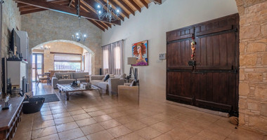 BEAUTIFUL STONE BUILT VILLA ON LARGE PLOT WITH PRIVATE DRIVE IN , VIEWS,  TRANQUILITY AND PRIVACY, A PERFECT RETREAT.