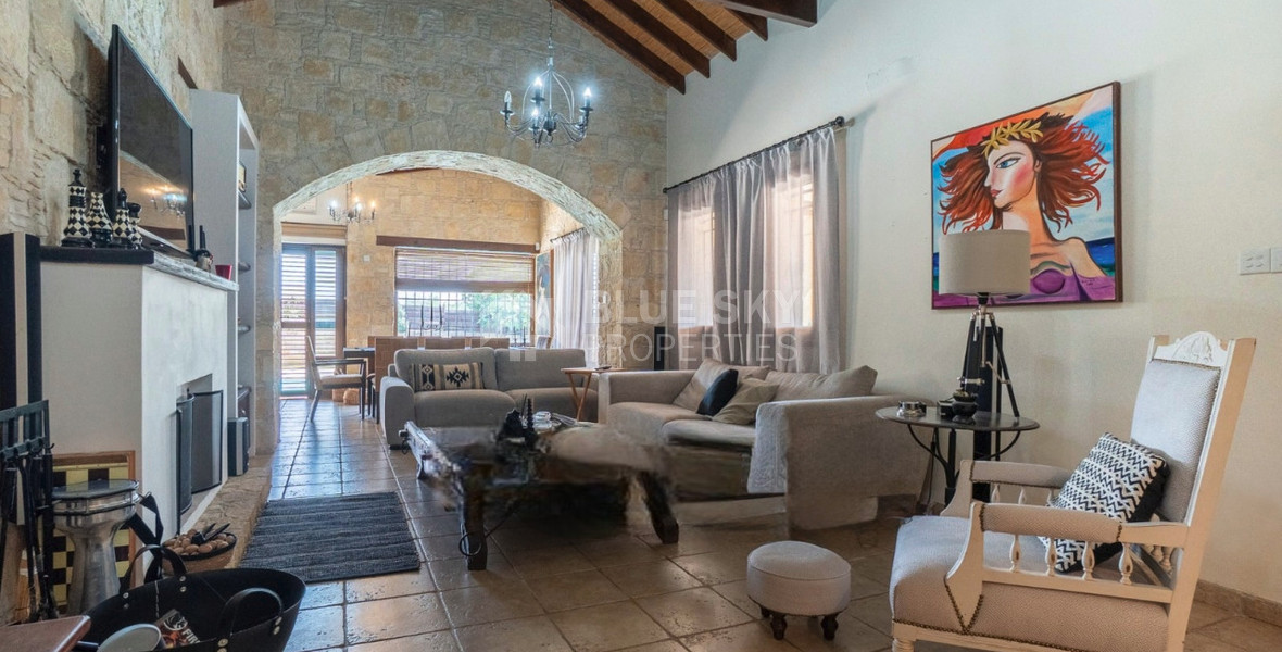 BEAUTIFUL STONE BUILT VILLA ON LARGE PLOT WITH PRIVATE DRIVE IN , VIEWS,  TRANQUILITY AND PRIVACY, A PERFECT RETREAT.