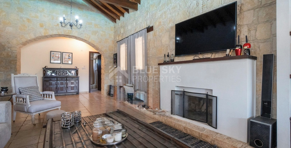 BEAUTIFUL STONE BUILT VILLA ON LARGE PLOT WITH PRIVATE DRIVE IN , VIEWS,  TRANQUILITY AND PRIVACY, A PERFECT RETREAT.