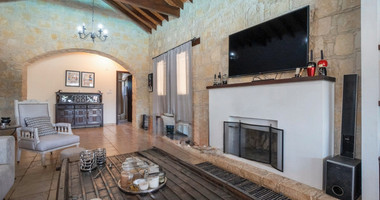 BEAUTIFUL STONE BUILT VILLA ON LARGE PLOT WITH PRIVATE DRIVE IN , VIEWS,  TRANQUILITY AND PRIVACY, A PERFECT RETREAT.