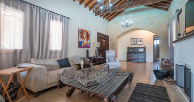 BEAUTIFUL STONE BUILT VILLA ON LARGE PLOT WITH PRIVATE DRIVE IN , VIEWS,  TRANQUILITY AND PRIVACY, A PERFECT RETREAT.