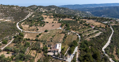 BEAUTIFUL STONE BUILT VILLA ON LARGE PLOT WITH PRIVATE DRIVE IN , VIEWS,  TRANQUILITY AND PRIVACY, A PERFECT RETREAT.