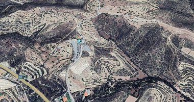 Land for sale with amazing panoramic viewing in Limnatis