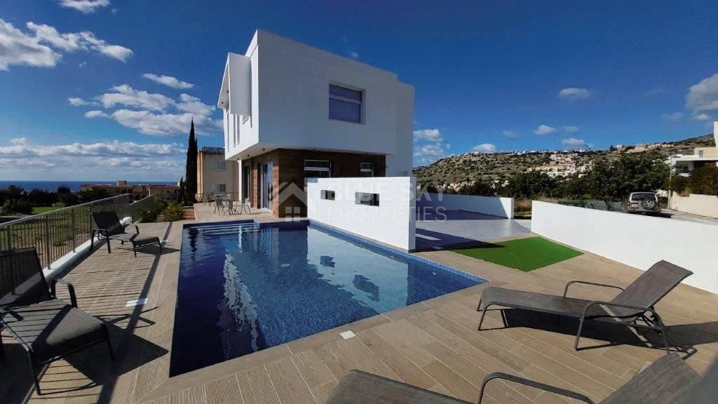 Three bedroom superior villas in Peyia, Paphos