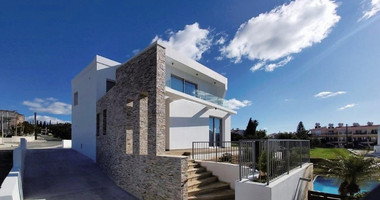 Three bedroom superior villas in Peyia, Paphos