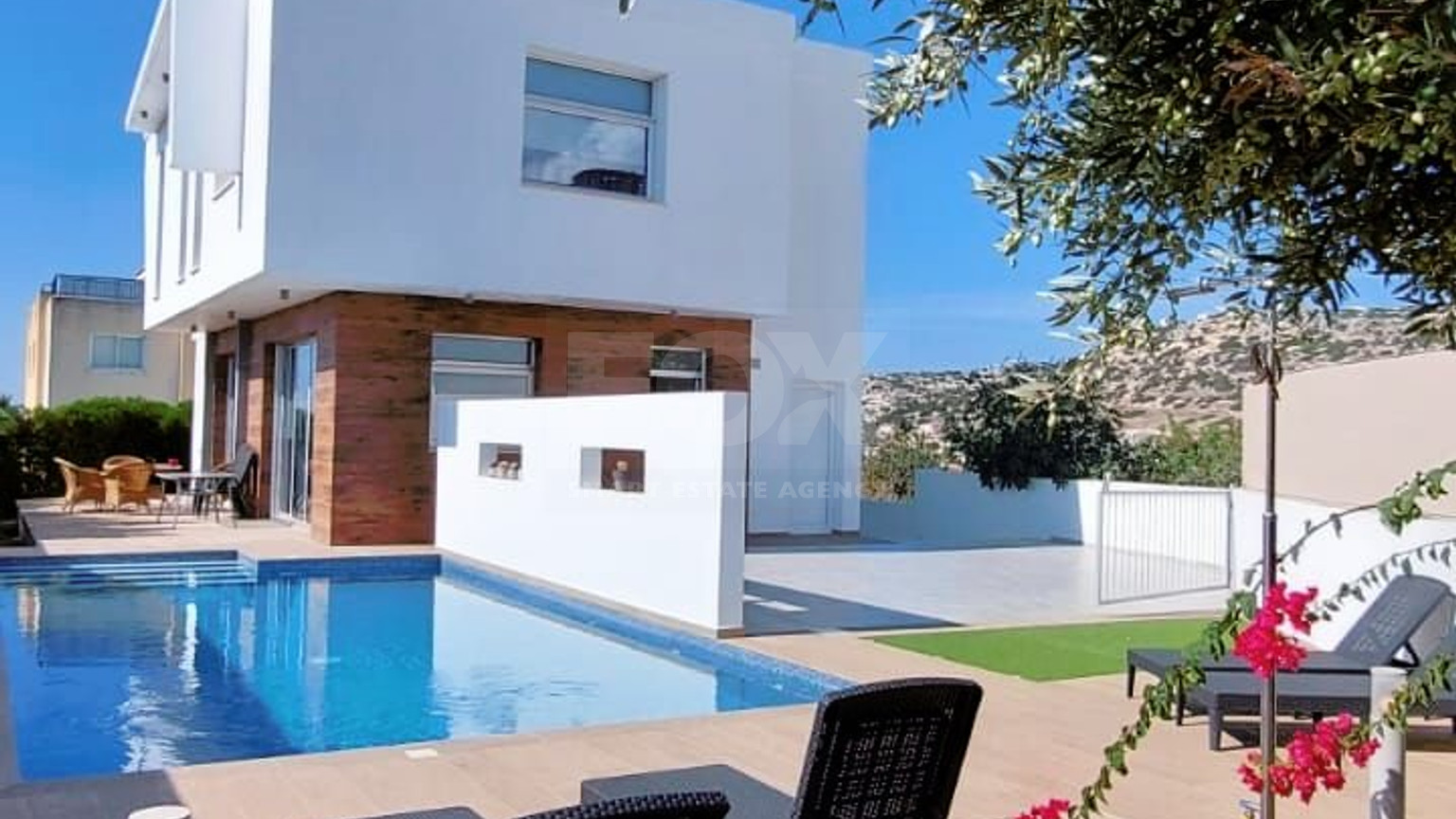 Three bedroom superior villas in Peyia, Paphos