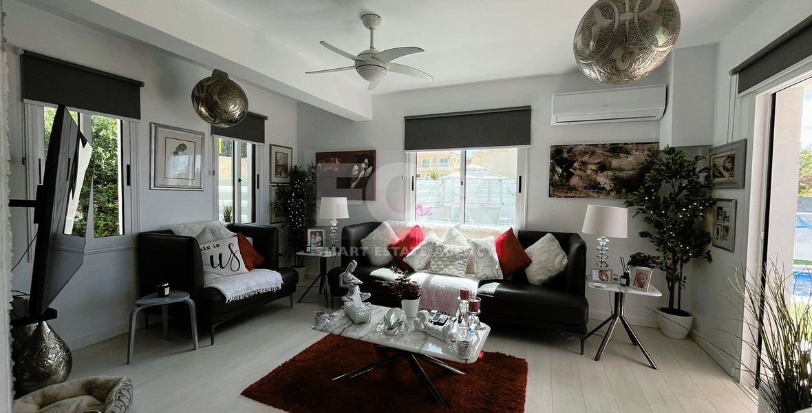 Four bedroom spacious villa with amazing sea view