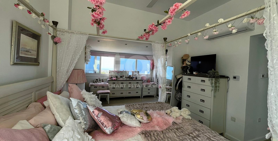 Four bedroom spacious villa with amazing sea view