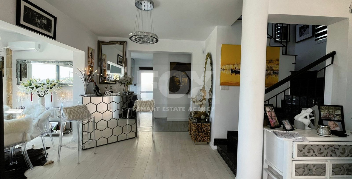 Four bedroom spacious villa with amazing sea view