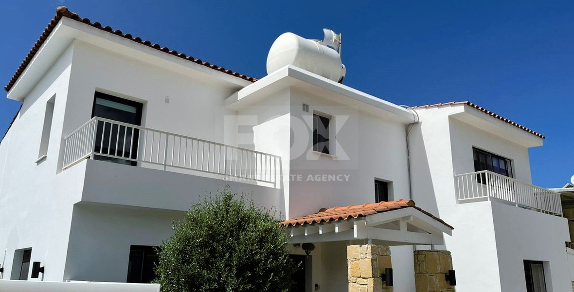 Four bedroom spacious villa with amazing sea view