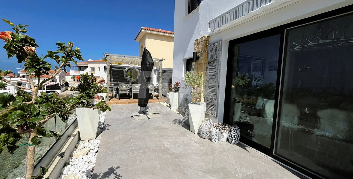 Four bedroom spacious villa with amazing sea view