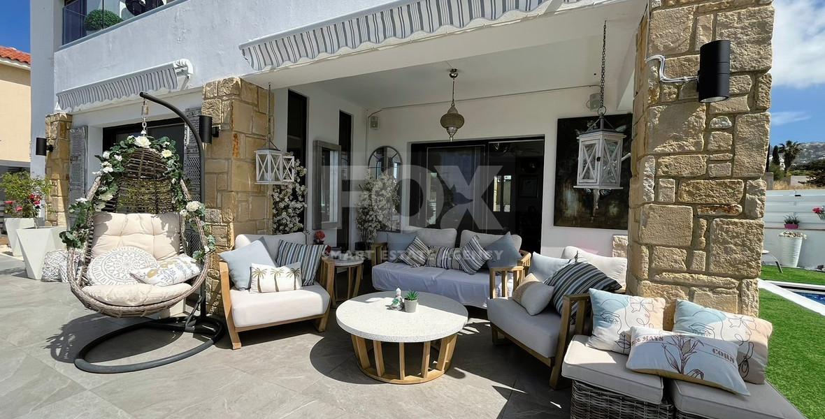 Four bedroom spacious villa with amazing sea view