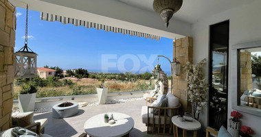 Four bedroom spacious villa with amazing sea view