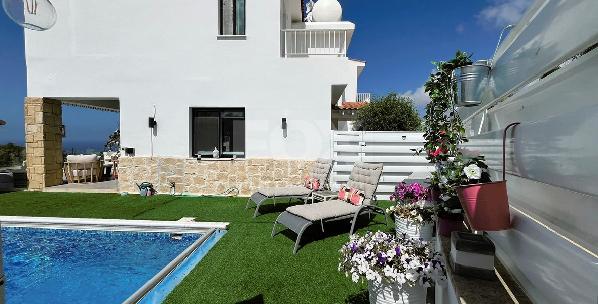 Four bedroom spacious villa with amazing sea view