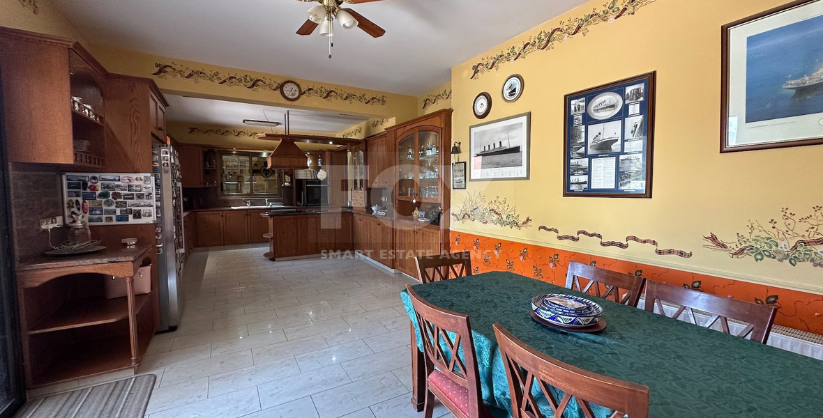 Luxurious Versatile Retreat in the Heart of Prastio offering open views,5 bedrooms, 3 bathrooms.