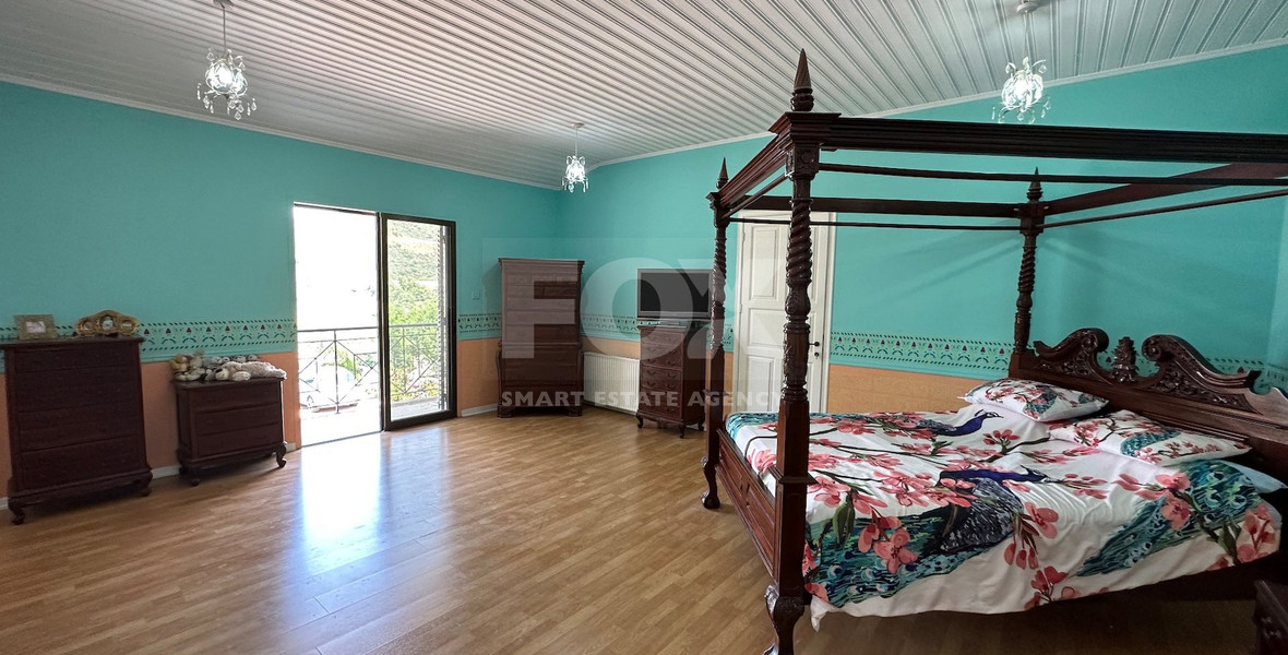 Luxurious Versatile Retreat in the Heart of Prastio offering open views,5 bedrooms, 3 bathrooms.