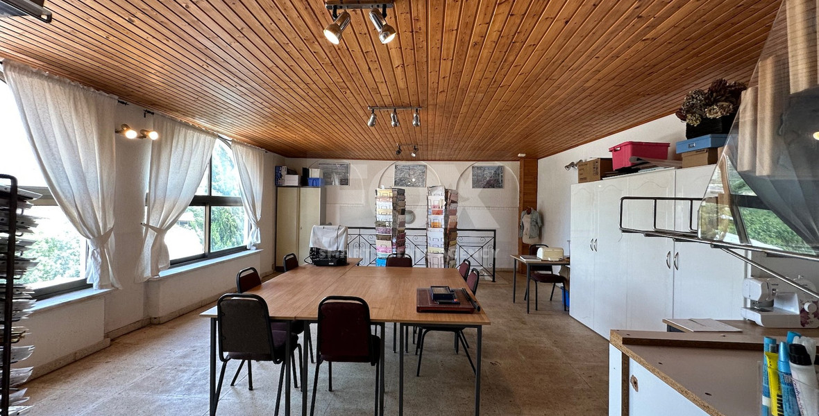 Luxurious Versatile Retreat in the Heart of Prastio offering open views,5 bedrooms, 3 bathrooms.