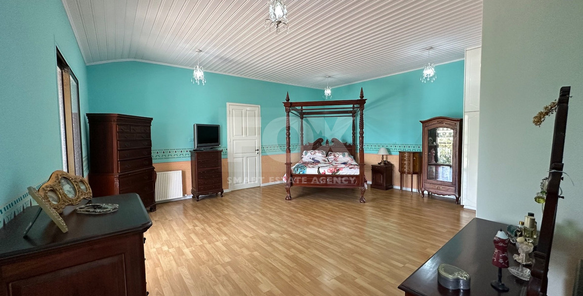 Luxurious Versatile Retreat in the Heart of Prastio offering open views,5 bedrooms, 3 bathrooms.