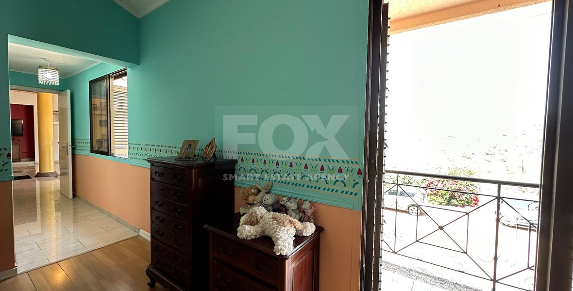 Luxurious Versatile Retreat in the Heart of Prastio offering open views,5 bedrooms, 3 bathrooms.