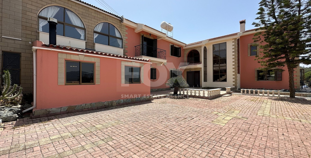 Luxurious Versatile Retreat in the Heart of Prastio offering open views,5 bedrooms, 3 bathrooms.