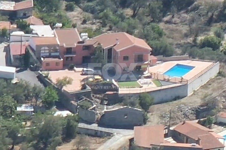 Luxurious Versatile Retreat in the Heart of Prastio offering open views,5 bedrooms, 3 bathrooms.