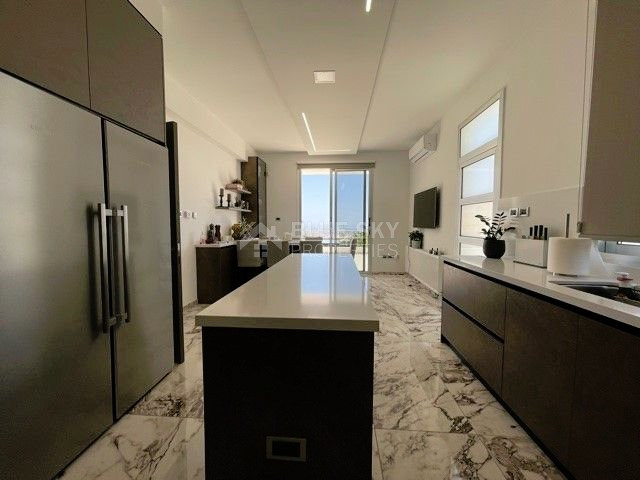 For Rent Modern Villa with Panoramic Sea Views in Prime Central Location with easy access to schools and all amenities