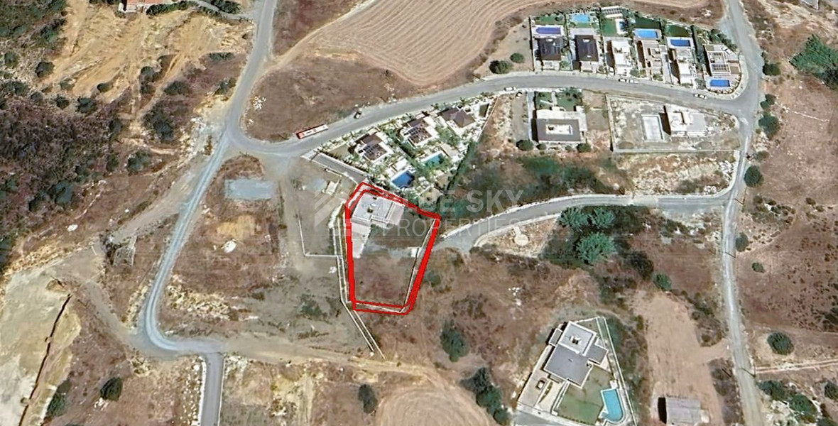 Residential Land for sale in Parekklisia (1/2 share)