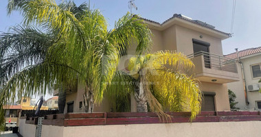 Luxury detached three  bedroom house with garden for sale in Kolossi