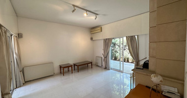 FOR SALE: VERSATILE BUILDING FOR HOME AND BUSINESS USE IN  PRIME LOCACATION NEAR ALL AMENITIES.