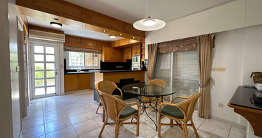 FOR SALE: VERSATILE BUILDING FOR HOME AND BUSINESS USE IN  PRIME LOCACATION NEAR ALL AMENITIES.