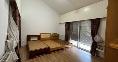 FOR SALE: VERSATILE BUILDING FOR HOME AND BUSINESS USE IN  PRIME LOCACATION NEAR ALL AMENITIES.