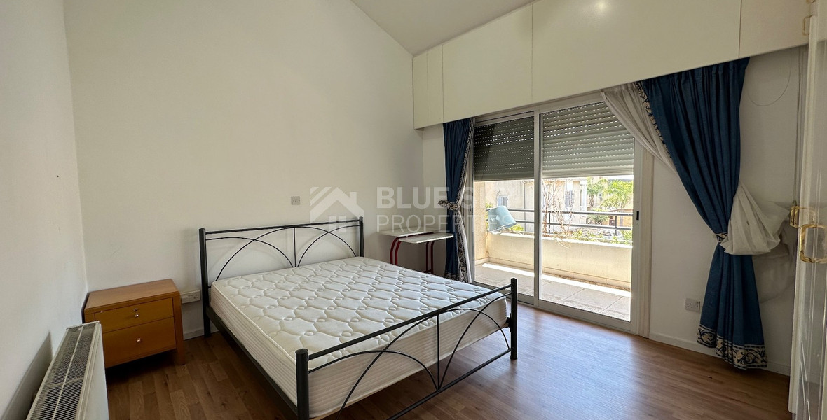 FOR SALE: VERSATILE BUILDING FOR HOME AND BUSINESS USE IN  PRIME LOCACATION NEAR ALL AMENITIES.