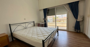 FOR SALE: VERSATILE BUILDING FOR HOME AND BUSINESS USE IN  PRIME LOCACATION NEAR ALL AMENITIES.