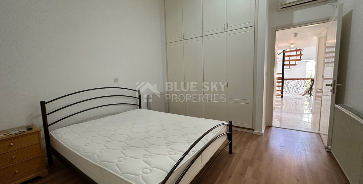 FOR SALE: VERSATILE BUILDING FOR HOME AND BUSINESS USE IN  PRIME LOCACATION NEAR ALL AMENITIES.