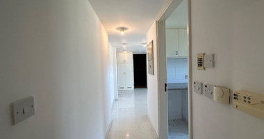 FOR SALE: VERSATILE BUILDING FOR HOME AND BUSINESS USE IN  PRIME LOCACATION NEAR ALL AMENITIES.