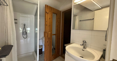 FOR SALE: VERSATILE BUILDING FOR HOME AND BUSINESS USE IN  PRIME LOCACATION NEAR ALL AMENITIES.