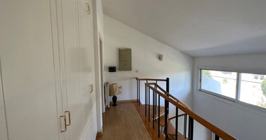 FOR SALE: VERSATILE BUILDING FOR HOME AND BUSINESS USE IN  PRIME LOCACATION NEAR ALL AMENITIES.