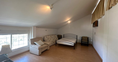 FOR SALE: VERSATILE BUILDING FOR HOME AND BUSINESS USE IN  PRIME LOCACATION NEAR ALL AMENITIES.