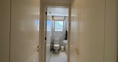 FOR SALE: VERSATILE BUILDING FOR HOME AND BUSINESS USE IN  PRIME LOCACATION NEAR ALL AMENITIES.