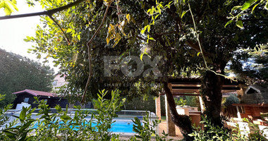 A beautiful five bedroom villa for sale in Souni with clean title deed