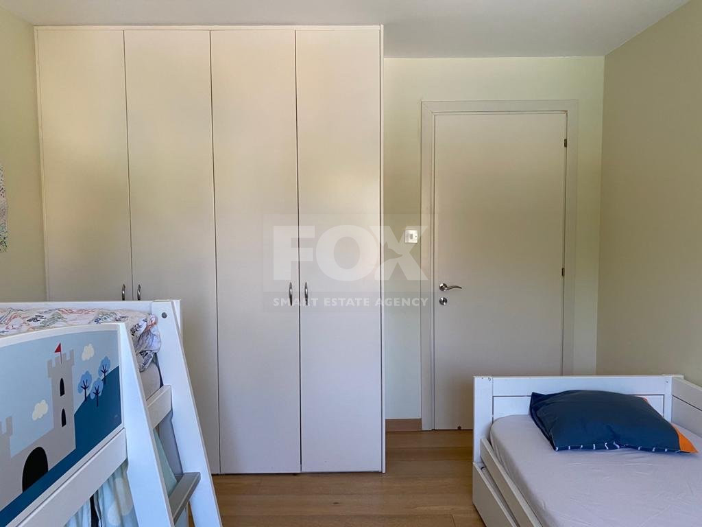 A beautiful five bedroom villa for sale in Souni with clean title deed