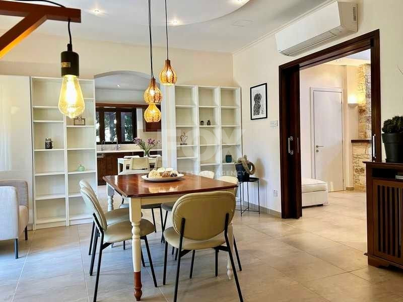 A beautiful five bedroom villa for sale in Souni with clean title deed