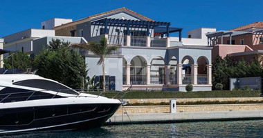 Luxury Four Bedroom Villa for sale  in Limassol Marina- Beachfront private Pool and Berth
