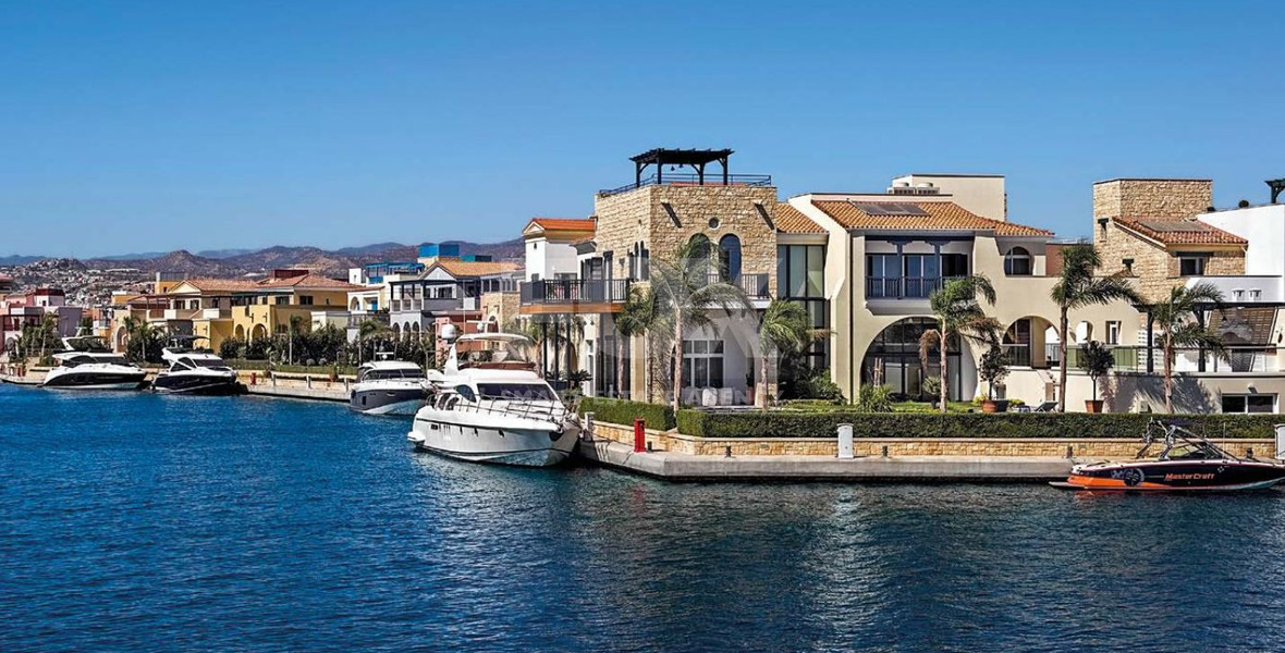 Luxury Four Bedroom Villa for sale  in Limassol Marina- Beachfront private Pool and Berth