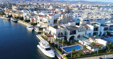 Luxury Four Bedroom Villa for sale  in Limassol Marina- Beachfront private Pool and Berth