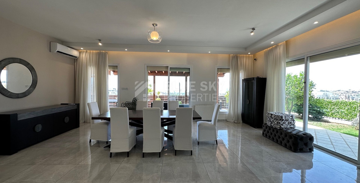 Exquisite 5 bedroom villa fully furnished with separate guest house on large plot of landscaped gardens and swimming pool.