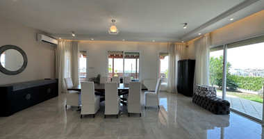 Exquisite 5 bedroom villa fully furnished with separate guest house on large plot of landscaped gardens and swimming pool.